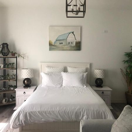 Beautiful Private Casita/Guesthouse W/ Kitchen, Access To Pool/Spa Гудиър Екстериор снимка